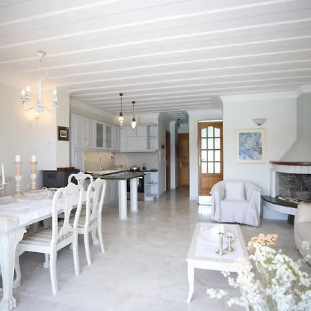 Апартаменты Thalassaki House